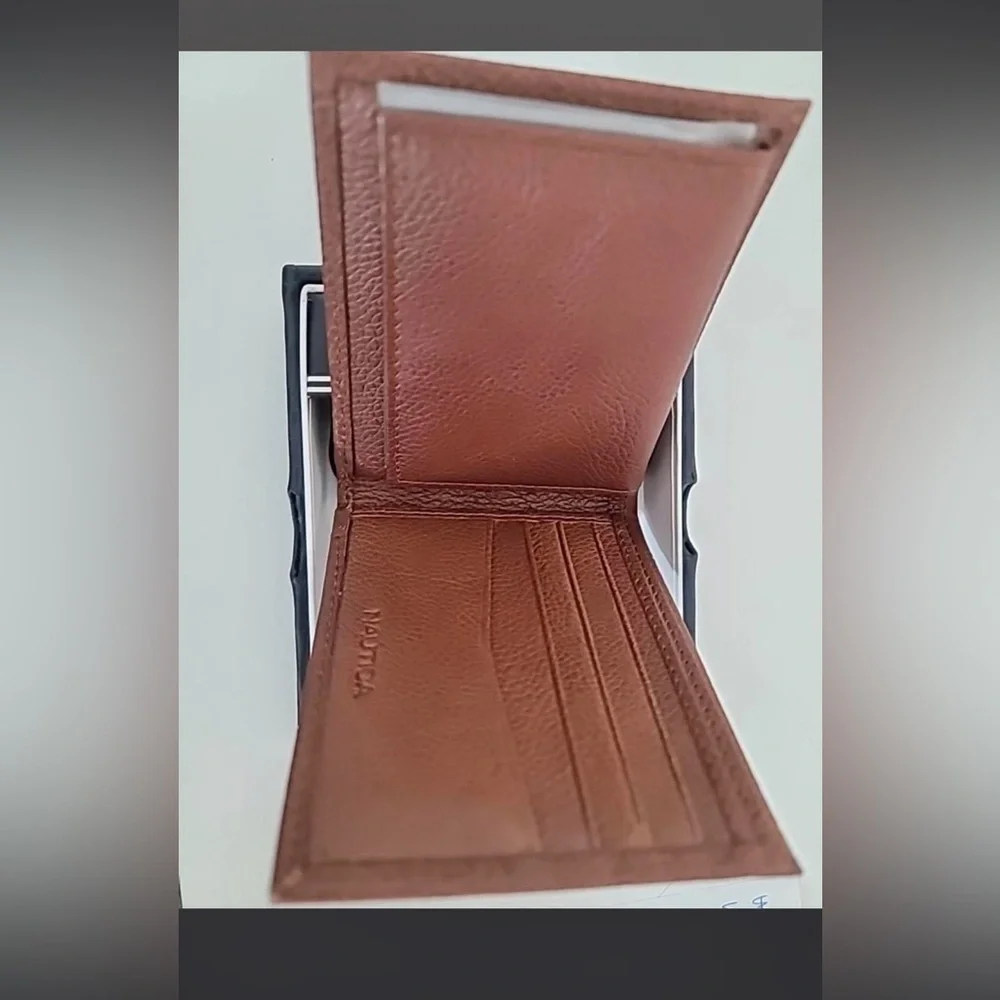 Vintage Nautica men’s Brown Textured Leather wallet with Key & Card Holder